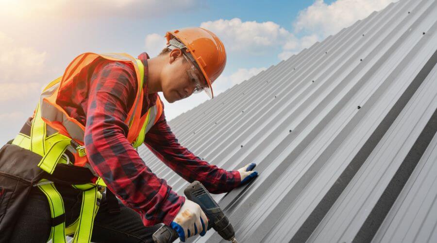 Professional Emergency Roof Repairs services in Newtown, IN