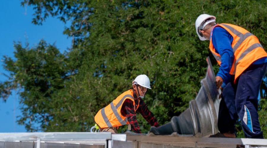Expert Emergency Roof Repairs services in Newtown, IN